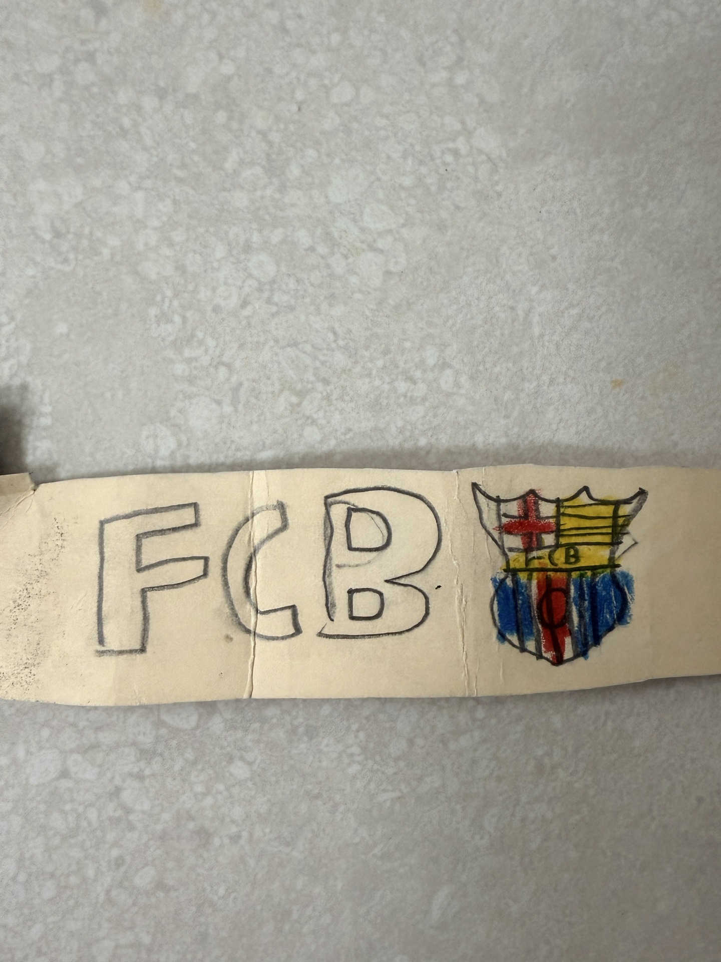 FCB 글자와 색연필 문양을 그린 손그림 로고